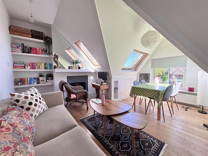 Walm Lane, London, NW2 4QL